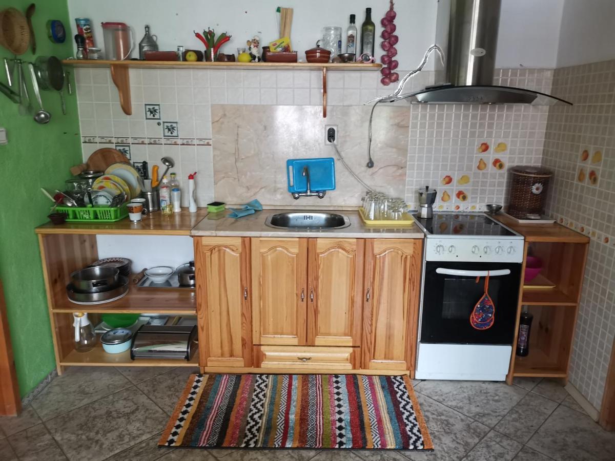 Къща Томови,Стаи За Гости Devin Bagian luar foto